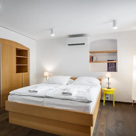 Modern Apartment In A Picturesque 15Th-Century Building-2